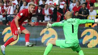 Millilerimiz fırsat tepti! Lider çıktığımız Ermenistan maçından beraberlikle ayrılan Ay-Yıldızlılar galibiyeti kaçırdı