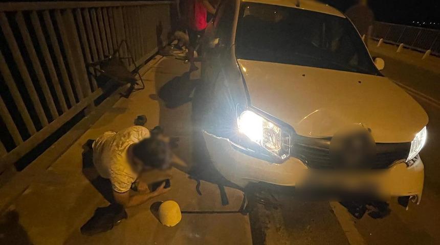 Adana'da şoke eden kaza! Alkollü sürücü, köprüde balık tutanlara çarptı