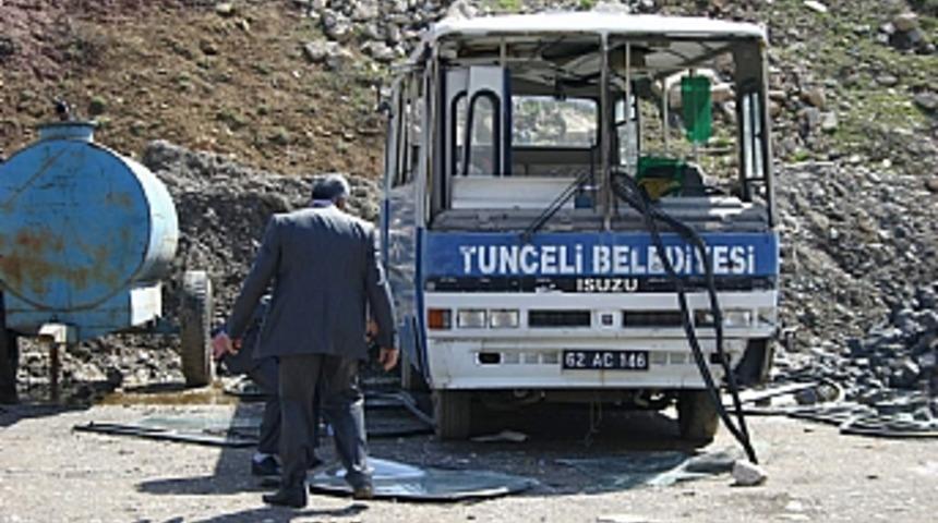 Tunceli'de Belediye ara&ccedil;ları tahrip edildi