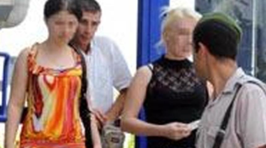 Bakire kızı seks k&ouml;lesi yaptılar