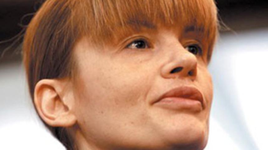 Milletvekilini k&ouml;pek par&ccedil;aladı