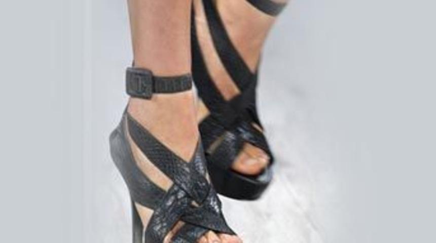 Agresif ayakkabılar