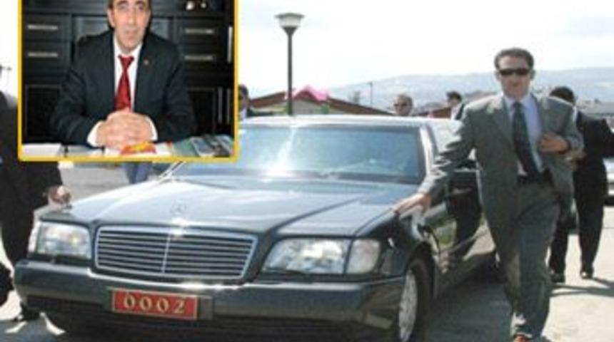 Bakana, korumasından suikast gafı