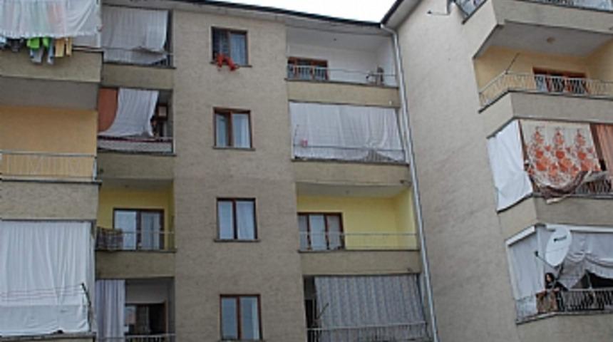 Canına kıymak isteyen 14 yaşındaki kızı dayısı kurtardı