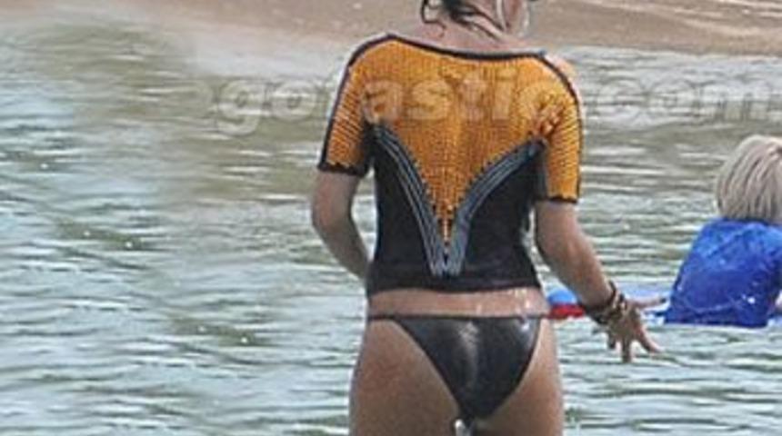 Rihanna ve muhteşem fiziği tatilde