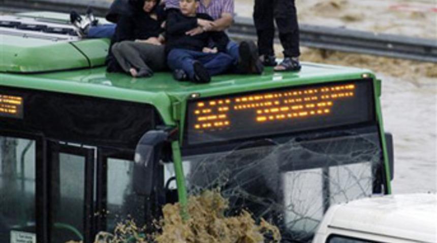 İşte felaketin havadan g&ouml;r&uuml;nt&uuml;s&uuml;