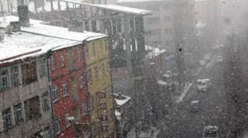 Kars'ta ilgin&ccedil; doğa olayı