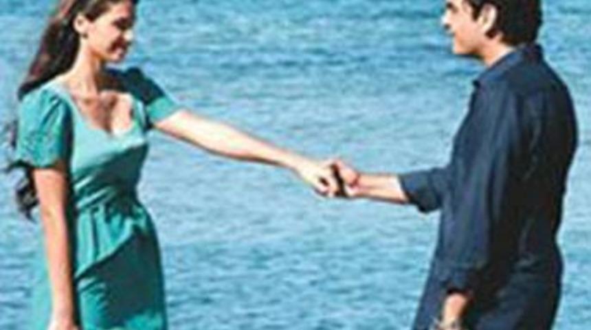 Eski sevgilisi dizide aşkı oldu