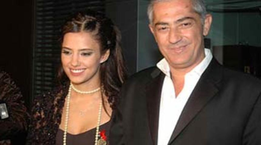 D&uuml;zensiz hayatı 5 yıllık ilişkiyi bitirdi