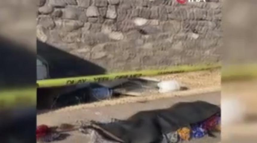 SON DAKİKA: Şanlıurfa'da tarım işçilerini taşıyan minibüs kaza yaptı: Ölü ve yaralılar var!