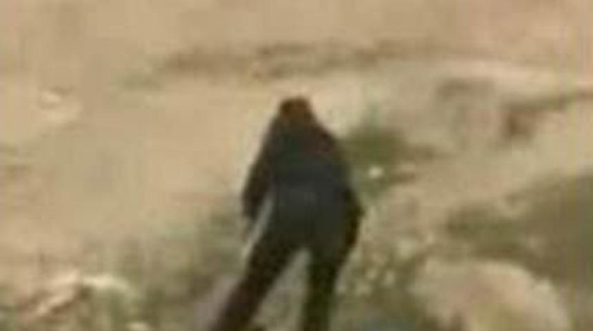 &Ccedil;ocuğu d&ouml;ven Polis a&ccedil;ığa alındı