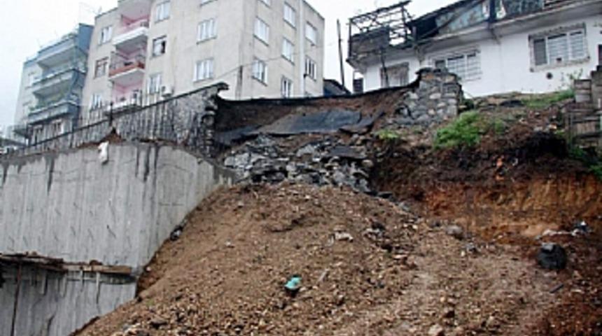 Bursa'da sağanak yağış g&ouml;&ccedil;&uuml;ğe sebep oldu