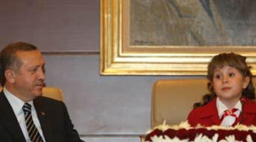 K&uuml;&ccedil;&uuml;k Başbakan 'dişli' &ccedil;ıktı