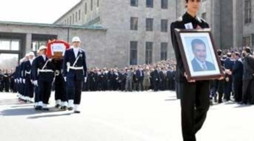 Yazıcıoğlu son yolculuğuna uğurlanıyor