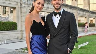 Hakan Sabancı'dan sevgilisi Hande Erçel ile aşk pozu geldi