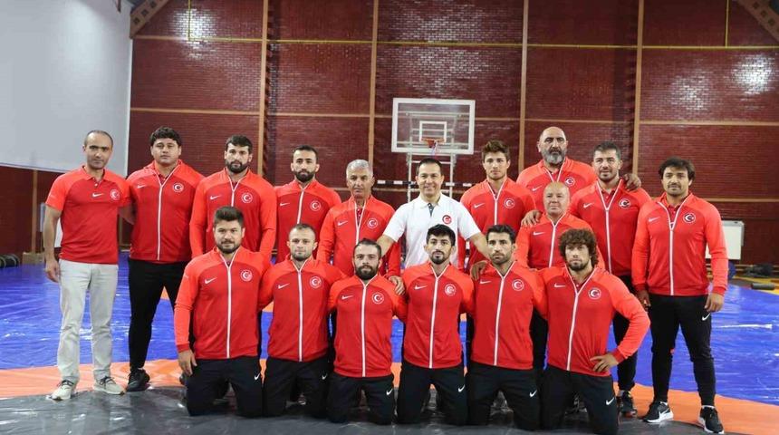 Güreşte Dünya Şampiyonası kadrosu belli oldu