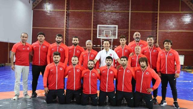 Güreşte Dünya Şampiyonası kadrosu belli oldu