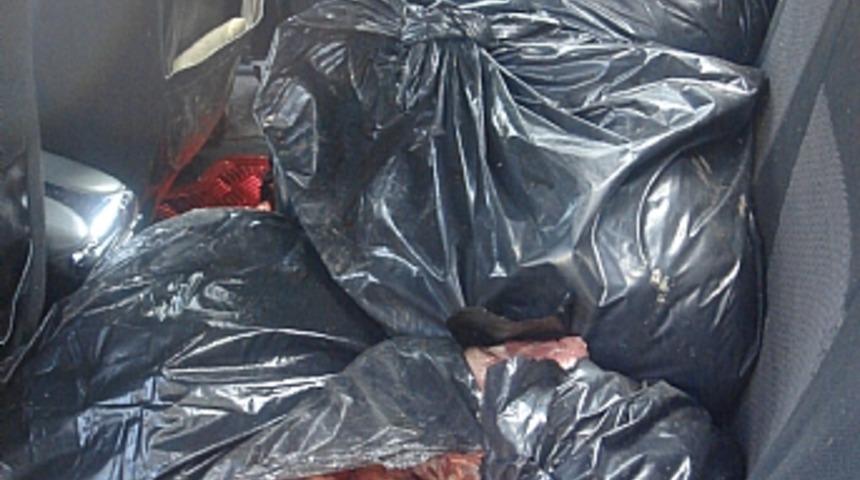 Adana'da 320 kilo at eti ele ge&ccedil;irildi