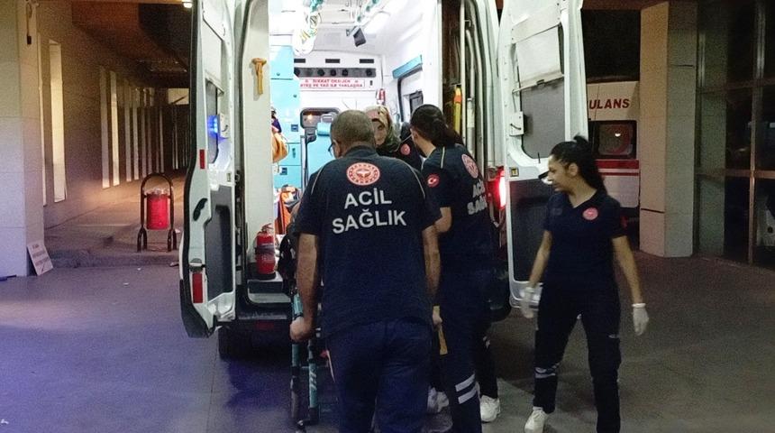 Karaman'da şarampole devrilen otomobildeki 3 kişi yaralandı