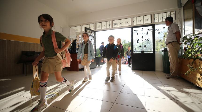 Valilik duyurdu! Pazartesi günü eğitim 10.00 ila 15.00 saatleri arasında olacak