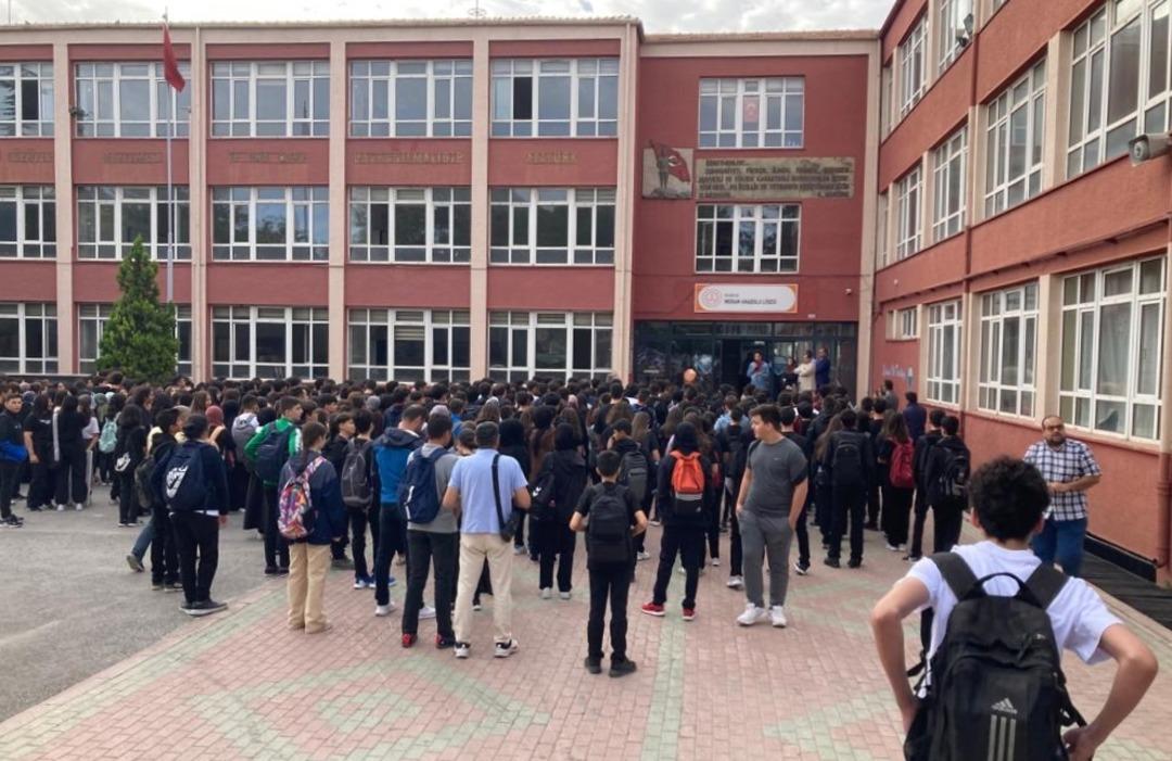 Zil sesinden kılık kıyafete kadar her şey değişiyor!  Kayıt parası  detayına dikkat: Okullarda yeni dönem başlıyor 3