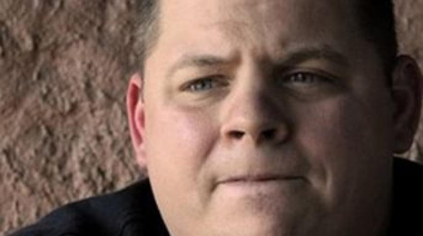 Namaz kılanlara işkence