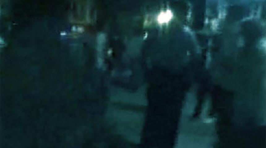 Ayrılmayan kavgacılara polis dayağı