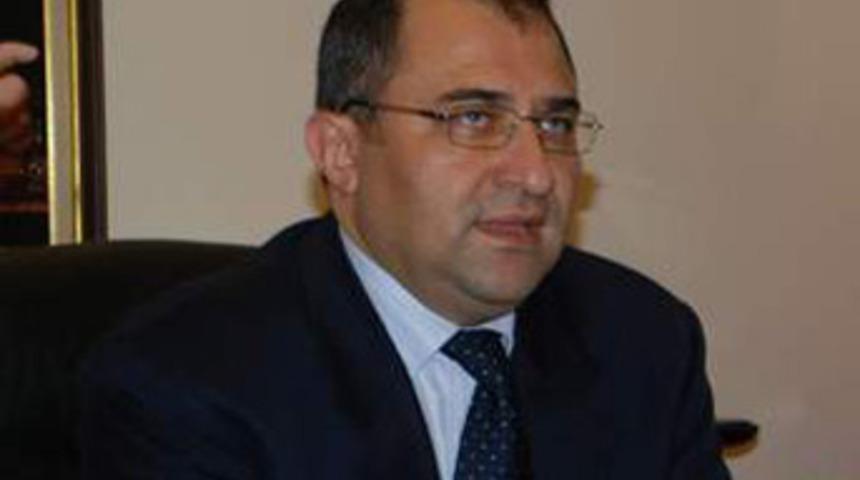 Pisuvarları kaldırtan vali alındı