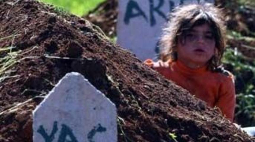 Katliamın davasına bakan avukatlar &ccedil;ekildi