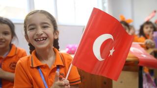 Depremden etkilenen illerdeki okullarda yeni eğitim öğretim yılı başladı