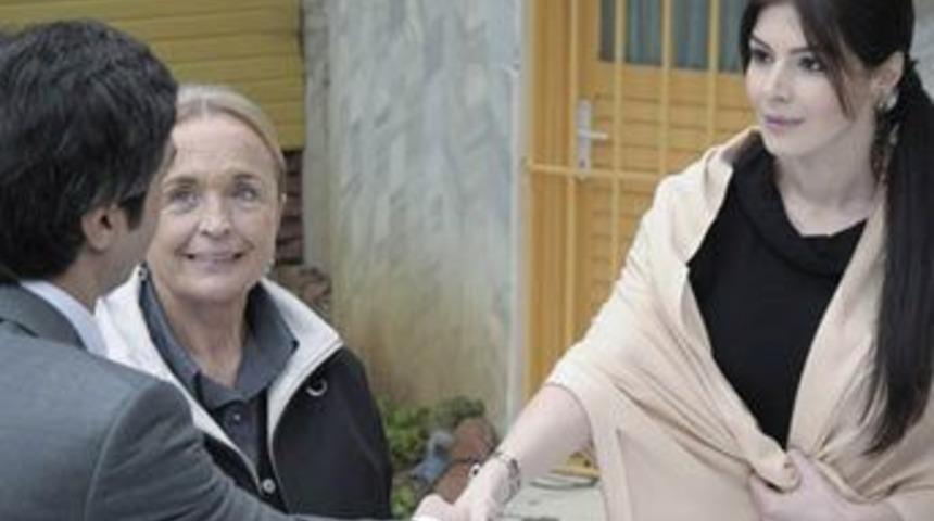 Ebru İskender'in kızı mı?