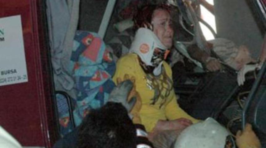 3 aylık evli &ccedil;ifti feci kaza ayırdı