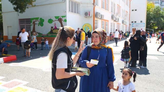 Diyarbakır'da narkonokta uygulamasıyla öğrenciler ve veliler bilgilendiriliyor