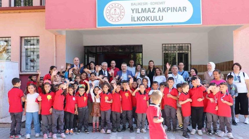 Edremit’te ilk ders zili çaldı