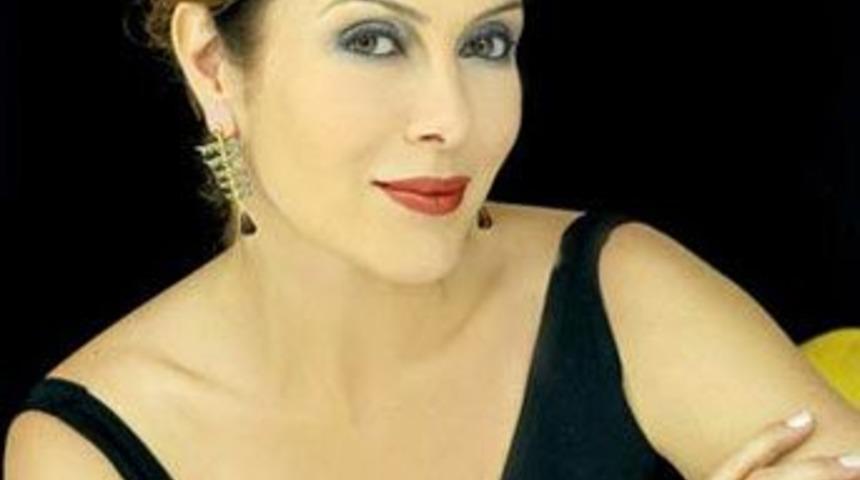 Zuhal Olcay 52 yaşında