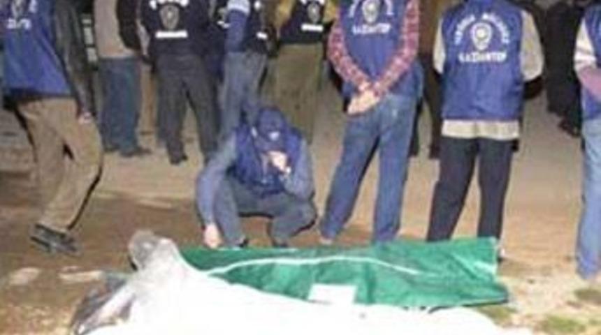 Cesetleri buzdolabında saklayıp eve g&ouml;mm&uuml;şler!