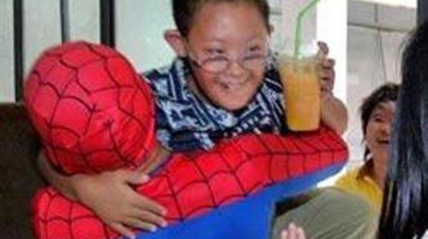 &Ouml;r&uuml;mcek Adam bu kez ger&ccedil;ekten kurtardı 