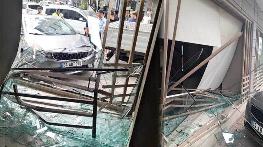 Fren yerine gaza bastı! Otelin camından...