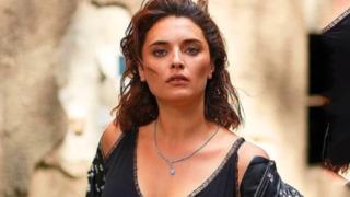 Ünlü oyuncu Aslıhan Gürbüz çocuk yap diyen takipçisine dayanamadı! Sert yanıtı gündem oldu