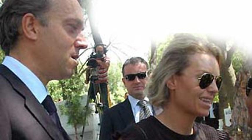 Uzan, T&uuml;rkiye'den ka&ccedil;tı mı?