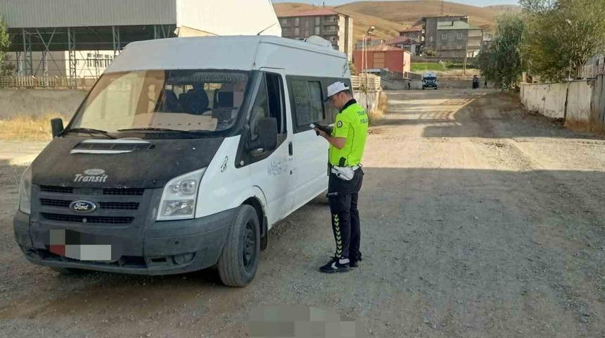 Hakkari’de okul servisleri denetlendi