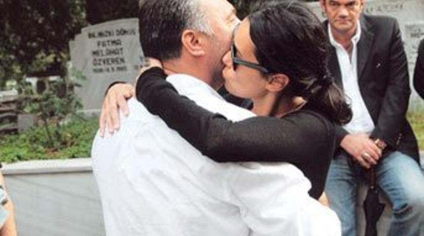 Onu korur g&ouml;zetirim