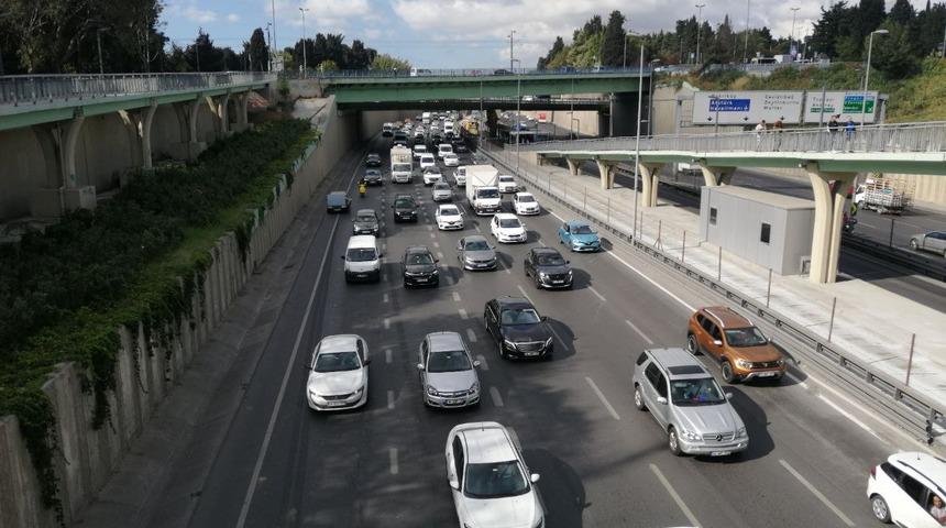 İstanbul'un bazı bölgelerinde trafik yoğunluğu yaşandı