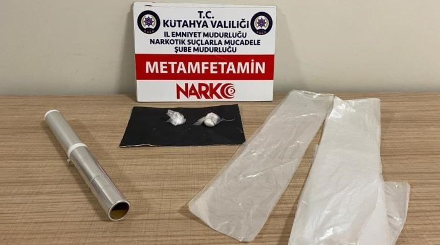 Kütahya’da suçüstü yakalanan uyuşturucu satıcısı tutuklandı