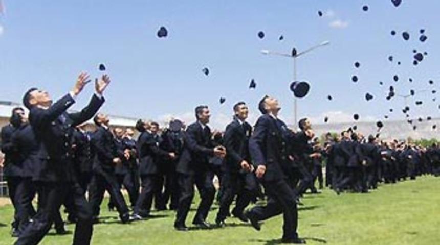 Polis okulu sınavına cemaat g&ouml;lgesi d&uuml;şt&uuml;