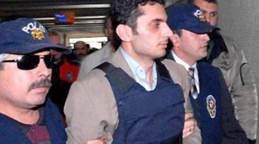 Sigara izmariti yedi!