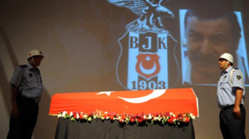 Aykut Oray son yolculuğuna uğurlandı