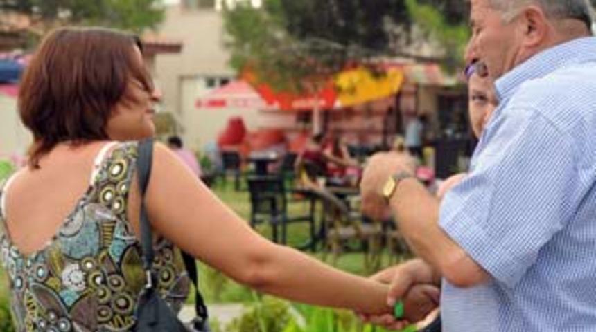 33 yıl sonra kızına kavuştu