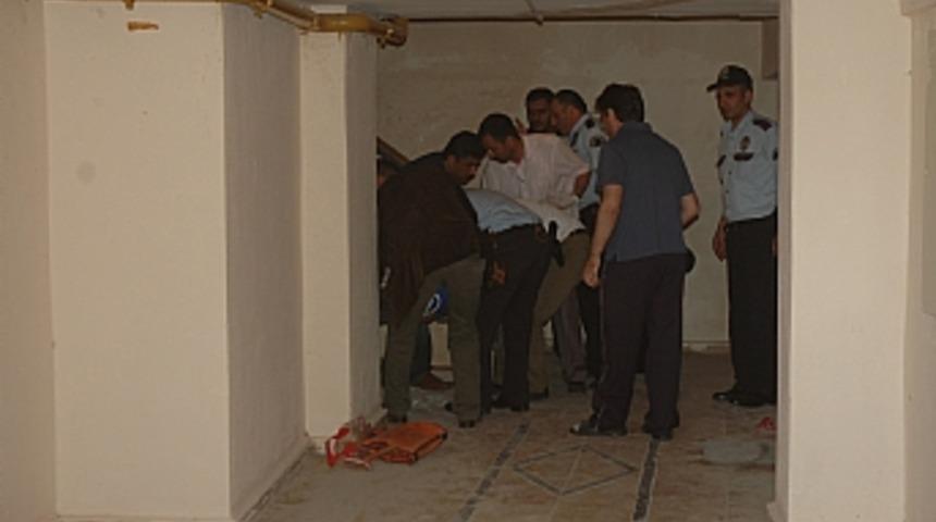 Ev gezerken asans&ouml;r boşluğuna d&uuml;şt&uuml; 