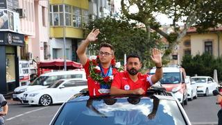 Avrupa şampiyonu down sendromlu milli atlet Emirhan Akçakoca, Tekirdağ'da coşkuyla karşılandı